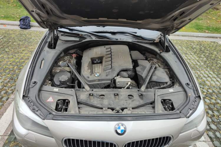 Used BMW 5 Series 2012 520Li Elegant Edition Engine Bay