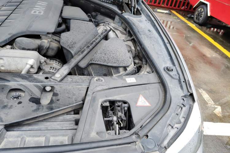 Used BMW 5 Series 2012 520Li Elegant Edition Engine Bay Left