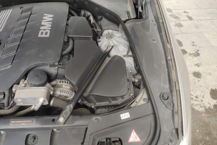 Used BMW 5 Series 2012 520Li Elegant Edition Engine Bay Left