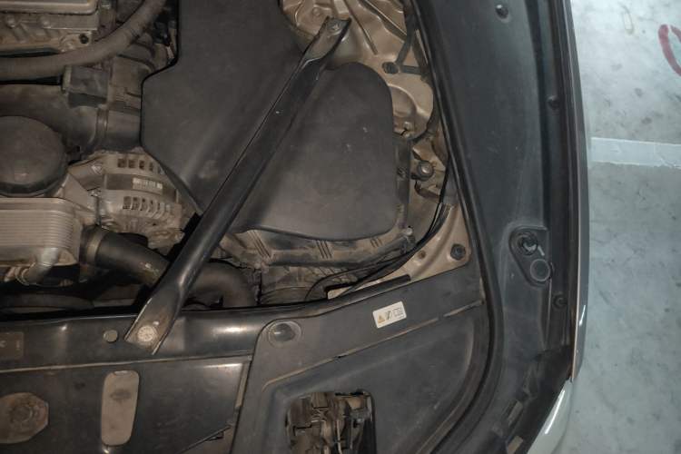Used BMW 5 Series 2012 523Li Leading Model Engine Bay Left