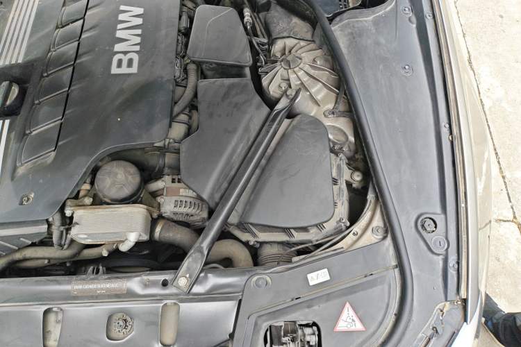 Used BMW 5 Series 2012 523Li Leading Model Engine Bay Left