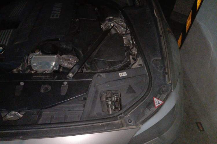 Used BMW 5 Series 2012 523Li Leading Model Engine Bay Left