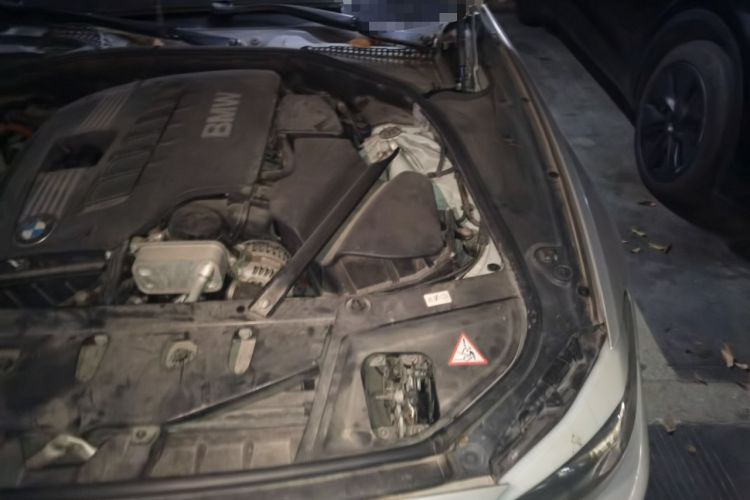 Used BMW 5 Series 2012 520Li Elegant Edition Engine Bay Left