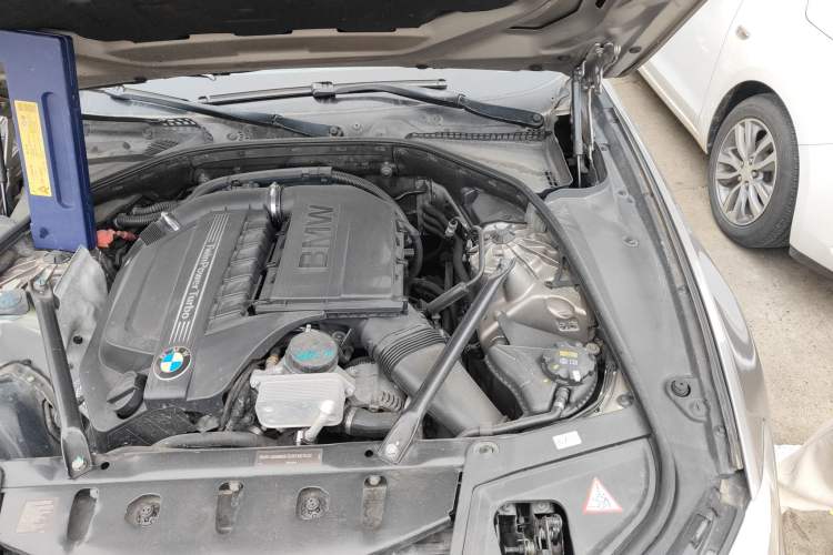 Used BMW 5 Series 2012 535Li Leading Model Engine Bay Left