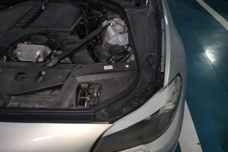 Used BMW 5 Series 2012 535Li Leading Model Engine Bay Left