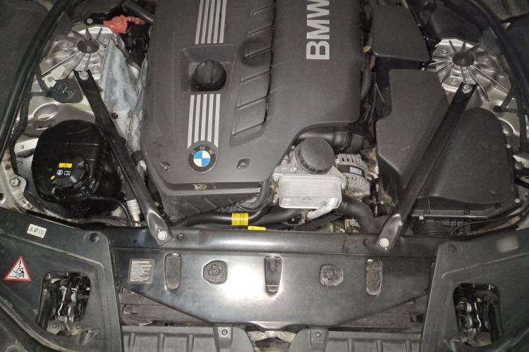 Used BMW 5 Series 2012 520Li Elegant Edition Engine Bay