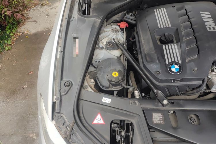 Used BMW 5 Series 2012 520Li Elegant Edition Engine Bay Right