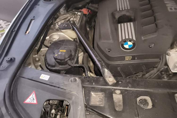 Used BMW 5 Series 2012 523Li Luxury Model Engine Bay Right