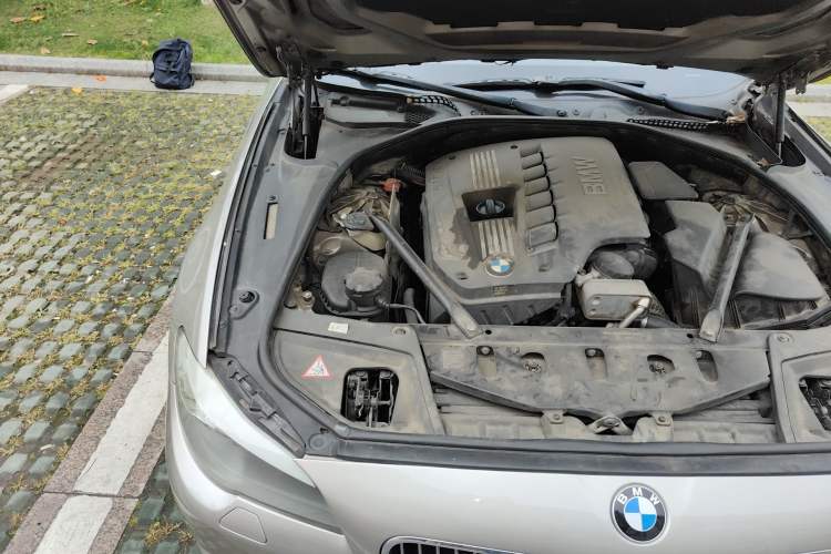 Used BMW 5 Series 2012 520Li Elegant Edition Engine Bay Right