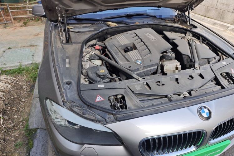 Used BMW 5 Series 2012 523Li Luxury Model Engine Bay Right