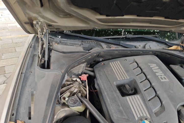 Used BMW 5 Series 2012 520Li Elegant Edition Engine Bay Right
