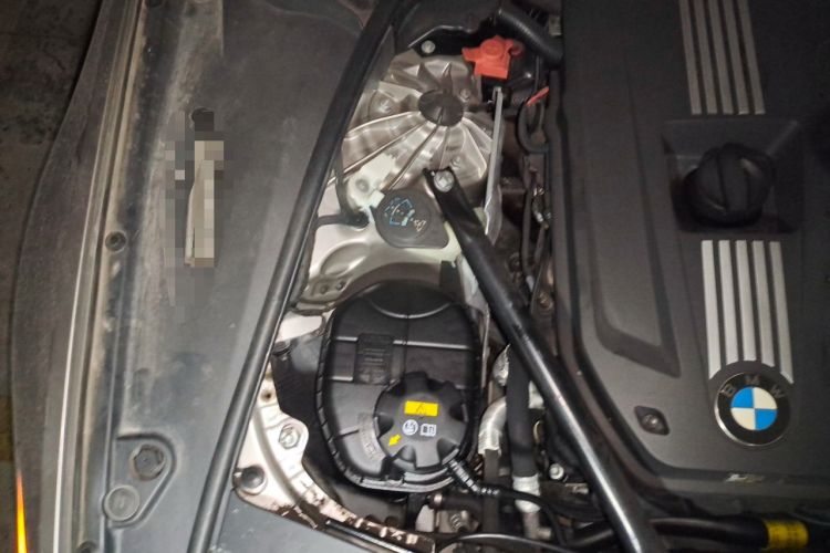 Used BMW 5 Series 2012 520Li Elegant Edition Engine Bay Right