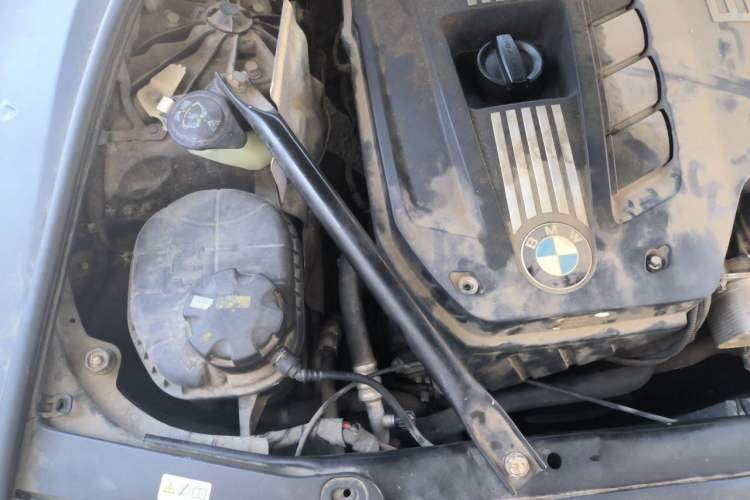 Used BMW 5 Series 2012 523Li Leading Model Engine Bay Right