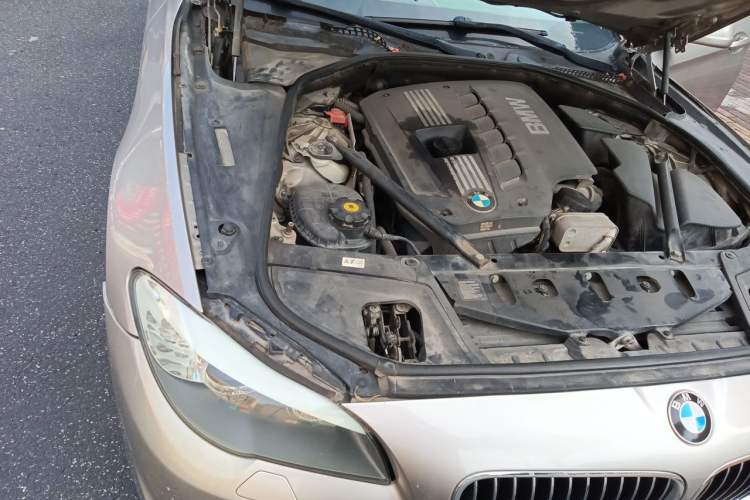 Used BMW 5 Series 2012 530Li Leading Model Engine Bay Right