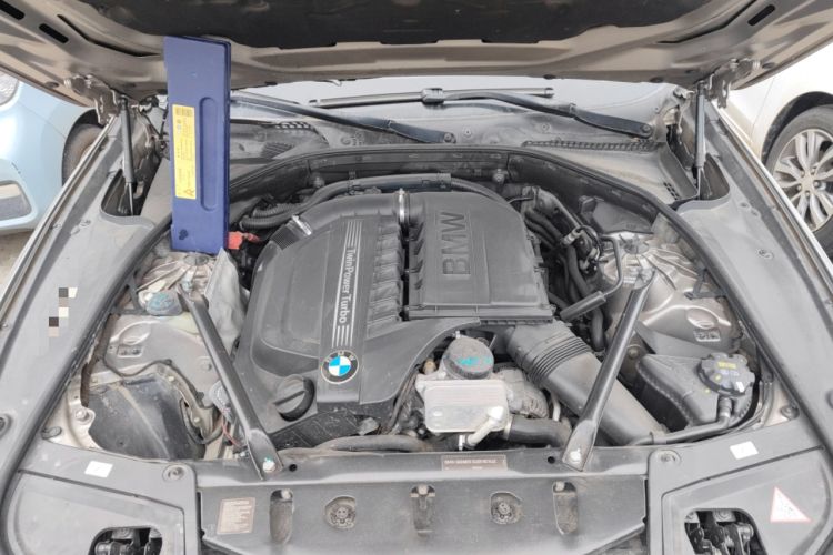 Used BMW 5 Series 2012 535Li Leading Model Engine Bay