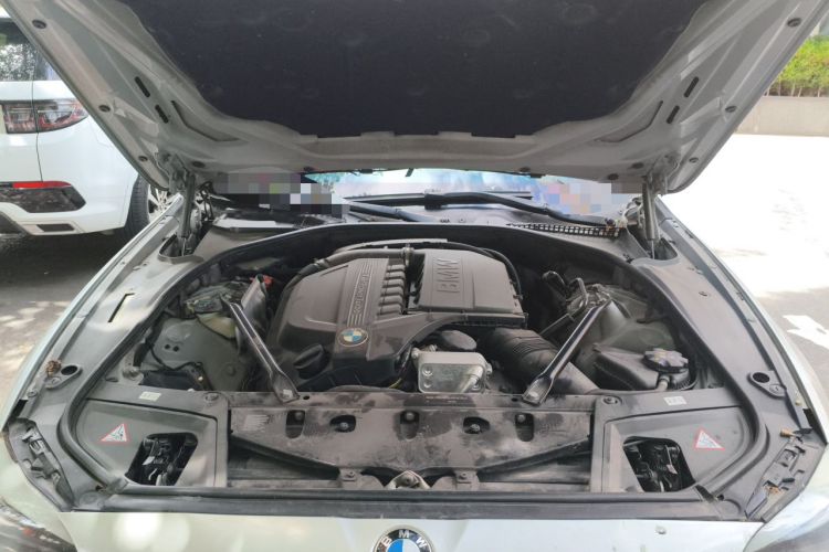 Used BMW 5 Series 2012 535Li Leading Model Engine Bay