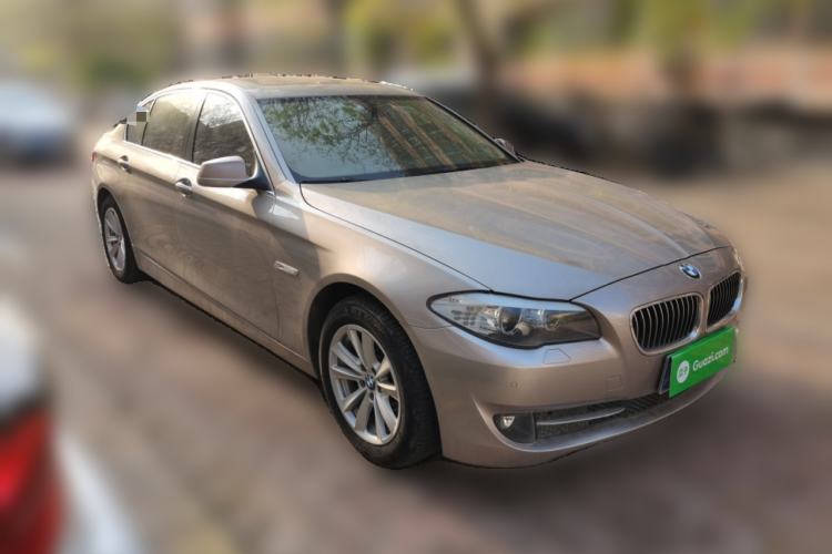 Used BMW 5 Series 2012 520Li Elegant Edition Front Right 45 Deg