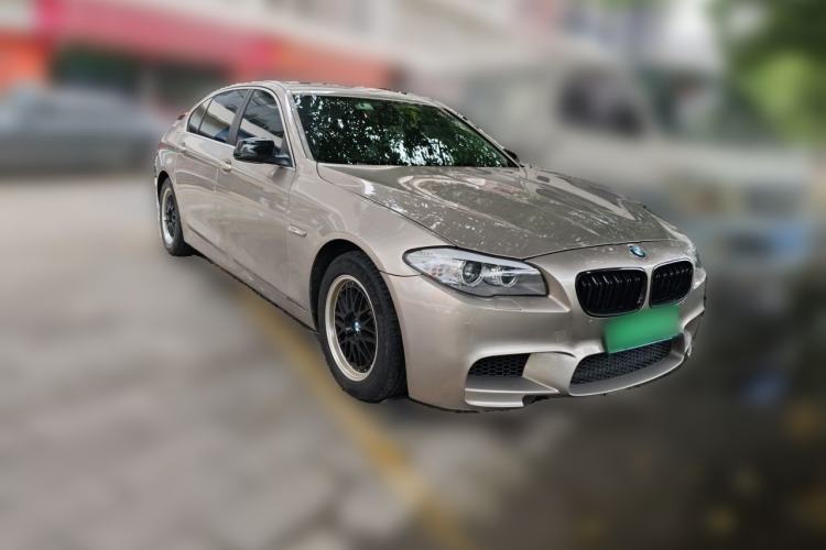 Used BMW 5 Series 2012 520Li Elegant Edition Front Right 45 Deg