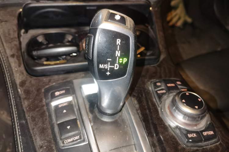Used BMW 5 Series 2012 528i xDrive Luxury Edition Gear Lever