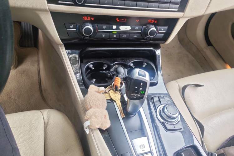Used BMW 5 Series 2012 523Li Leading Model Gear Lever