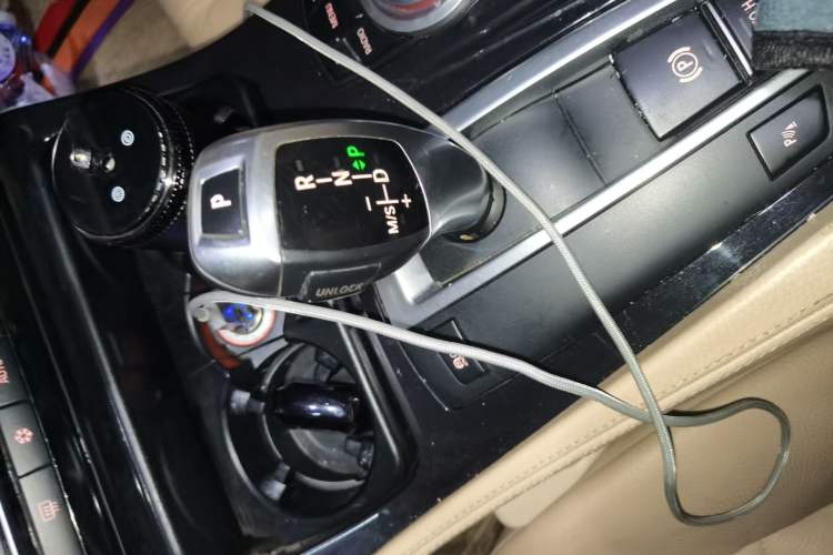 Used BMW 5 Series 2012 520Li Elegant Edition Gear Lever
