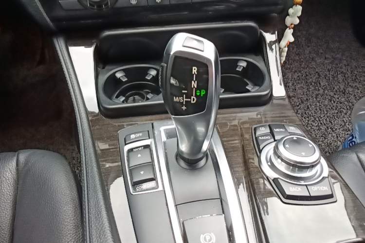 Used BMW 5 Series 2012 530Li Leading Model Gear Lever