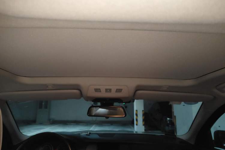 Used BMW 5 Series 2012 523Li Leading Model Headliner