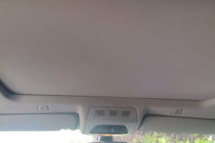 Used BMW 5 Series 2012 523Li Luxury Model Headliner