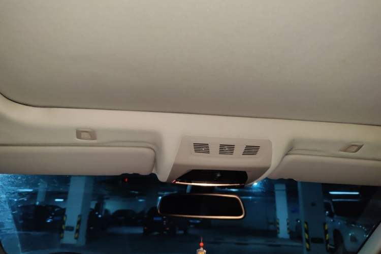 Used BMW 5 Series 2012 523Li Luxury Model Headliner