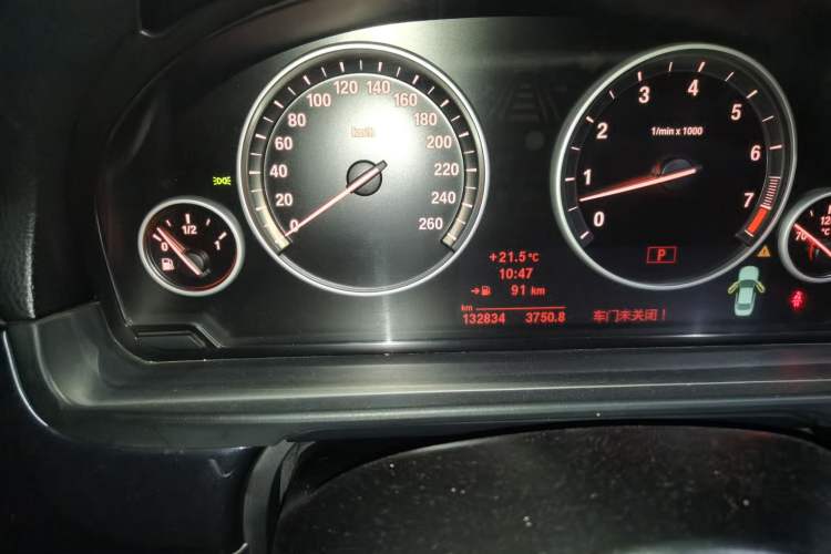 Used BMW 5 Series 2012 520Li Elegant Edition Odometer Close Up