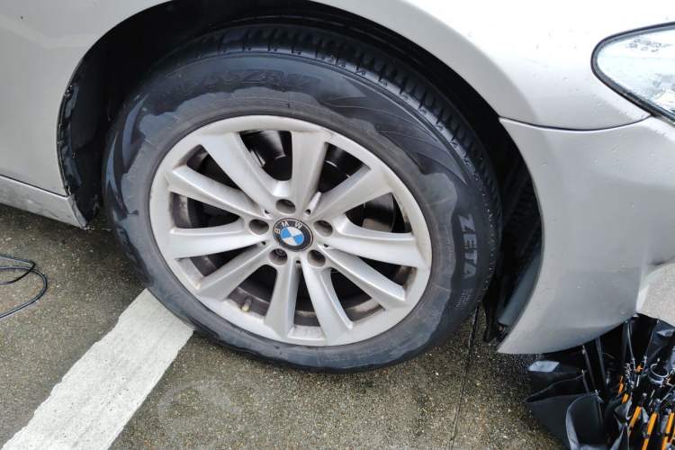 Used BMW 5 Series 2012 520Li Elegant Edition Right Front Wheel Hub