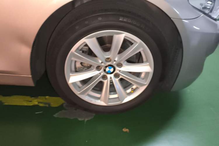 Used BMW 5 Series 2012 523Li Leading Model Right Front Wheel Hub