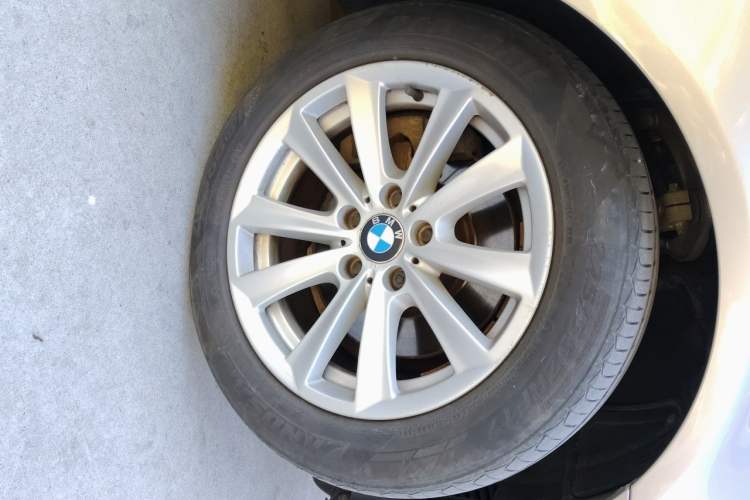 Used BMW 5 Series 2012 523Li Leading Model Right Front Wheel Hub