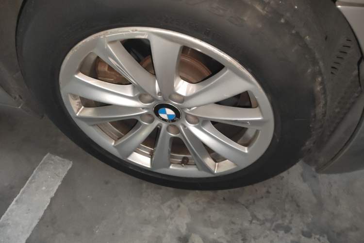 Used BMW 5 Series 2012 523Li Leading Model Right Front Wheel Hub