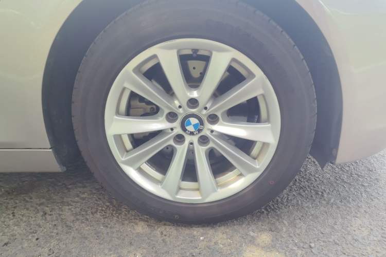 Used BMW 5 Series 2012 523Li Luxury Model Right Front Wheel Hub