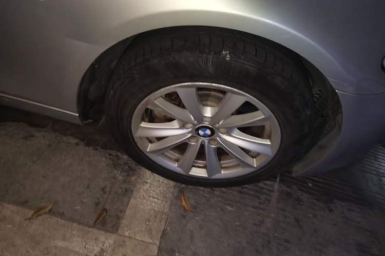 Used BMW 5 Series 2012 520Li Elegant Edition Right Front Wheel Hub