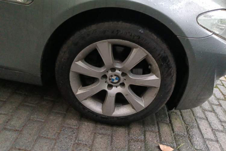 Used BMW 5 Series 2012 530i Sport Touring Right Front Wheel Hub