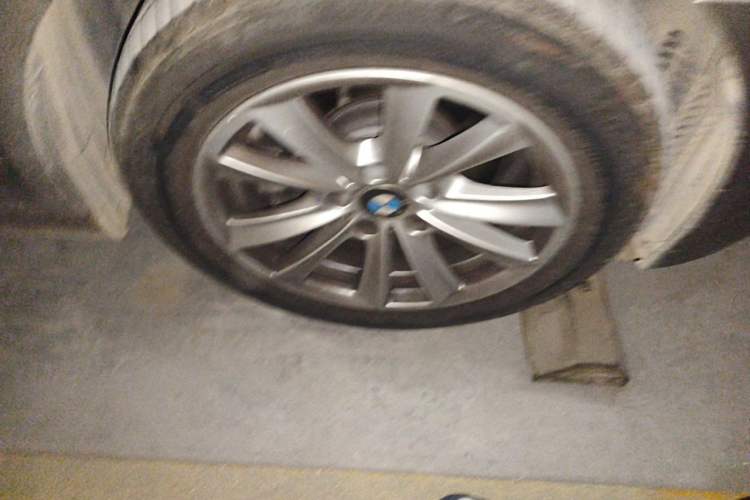 Used BMW 5 Series 2012 523Li Leading Model Right Front Wheel Hub