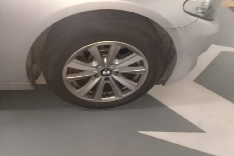 Used BMW 5 Series 2012 523Li Luxury Model Right Front Wheel Hub