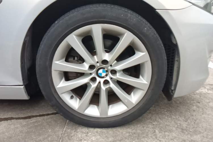 Used BMW 5 Series 2012 530Li Leading Model Right Front Wheel Hub
