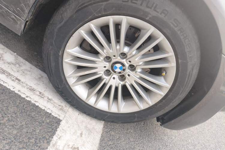Used BMW 5 Series 2012 523Li Luxury Model Right Front Wheel Hub