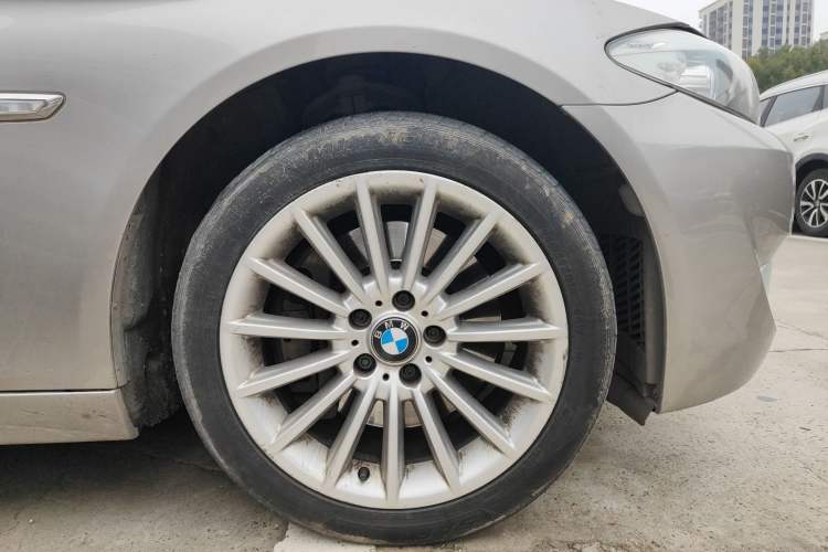 Used BMW 5 Series 2012 535Li Leading Model Right Front Wheel Hub