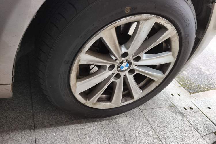 Used BMW 5 Series 2012 523Li Leading Model Right Front Wheel Hub