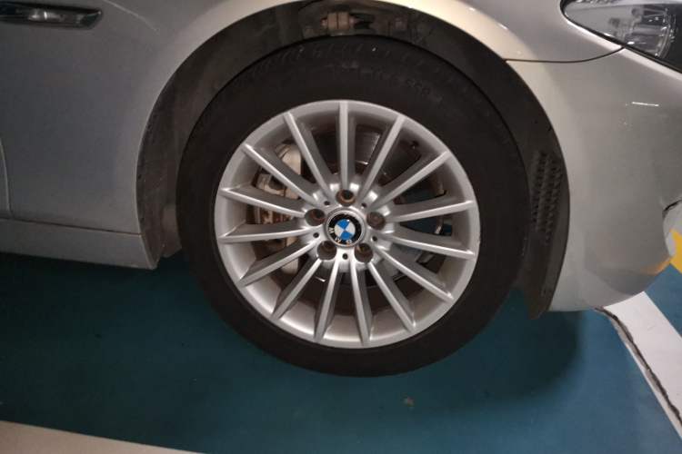 Used BMW 5 Series 2012 535Li Leading Model Right Front Wheel Hub