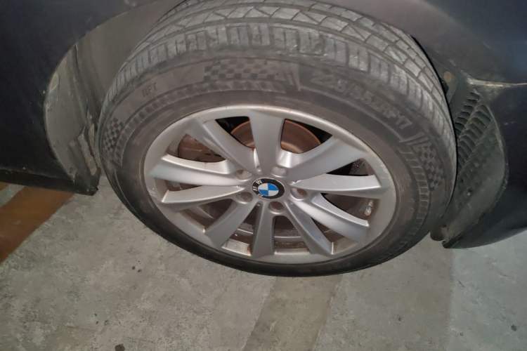 Used BMW 5 Series 2012 523Li Luxury Model Right Front Wheel Hub