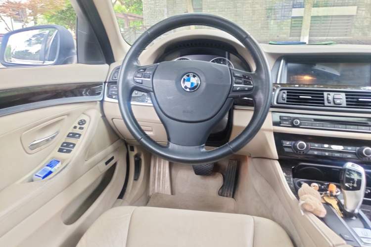 Used BMW 5 Series 2012 523Li Leading Model Steering Wheel
