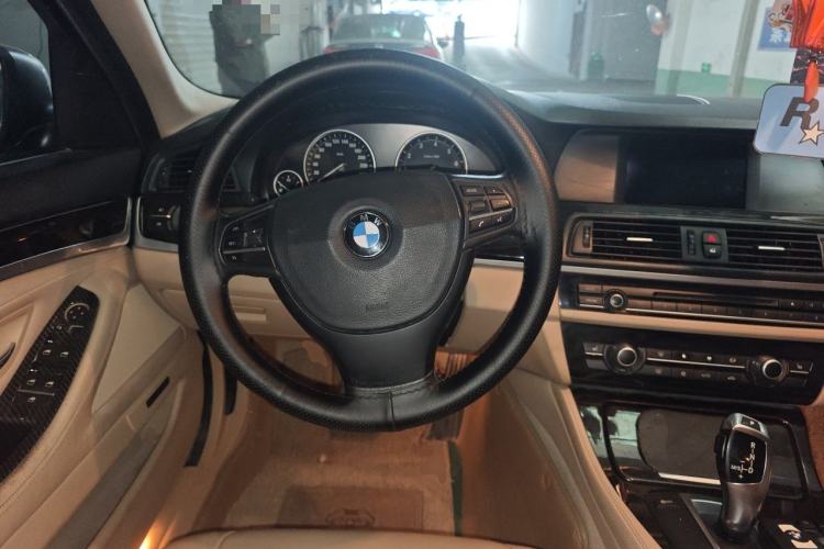 Used BMW 5 Series 2012 523Li Leading Model Steering Wheel