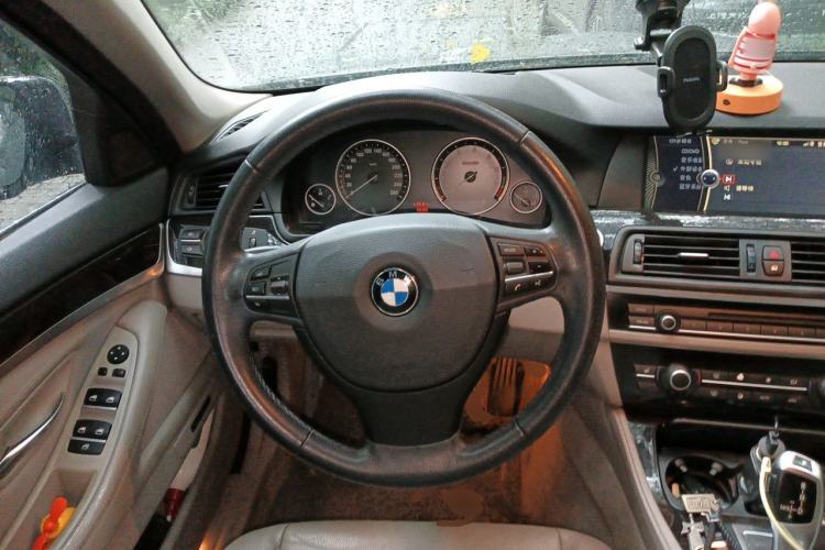 Used BMW 5 Series 2012 530i Sport Touring Steering Wheel