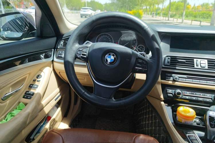 Used BMW 5 Series 2012 535Li Leading Model Steering Wheel