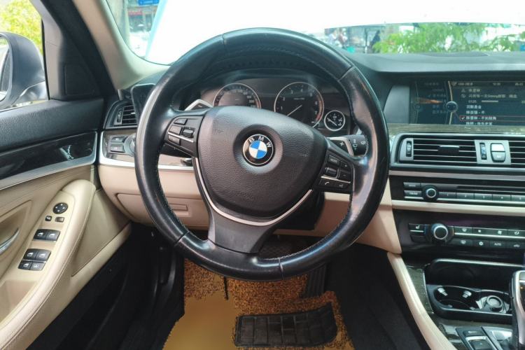 Used BMW 5 Series 2012 535Li Leading Model Steering Wheel